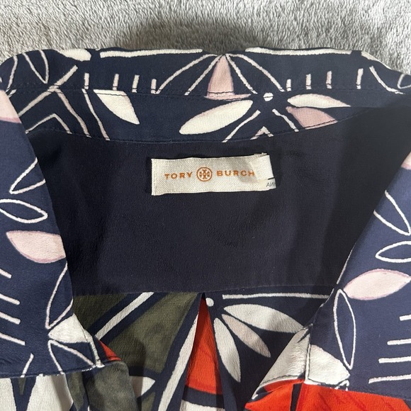 TORY BURCH Floral Pattern 100% Silk beautiful Top, Size 8 - Picture 3 of 5